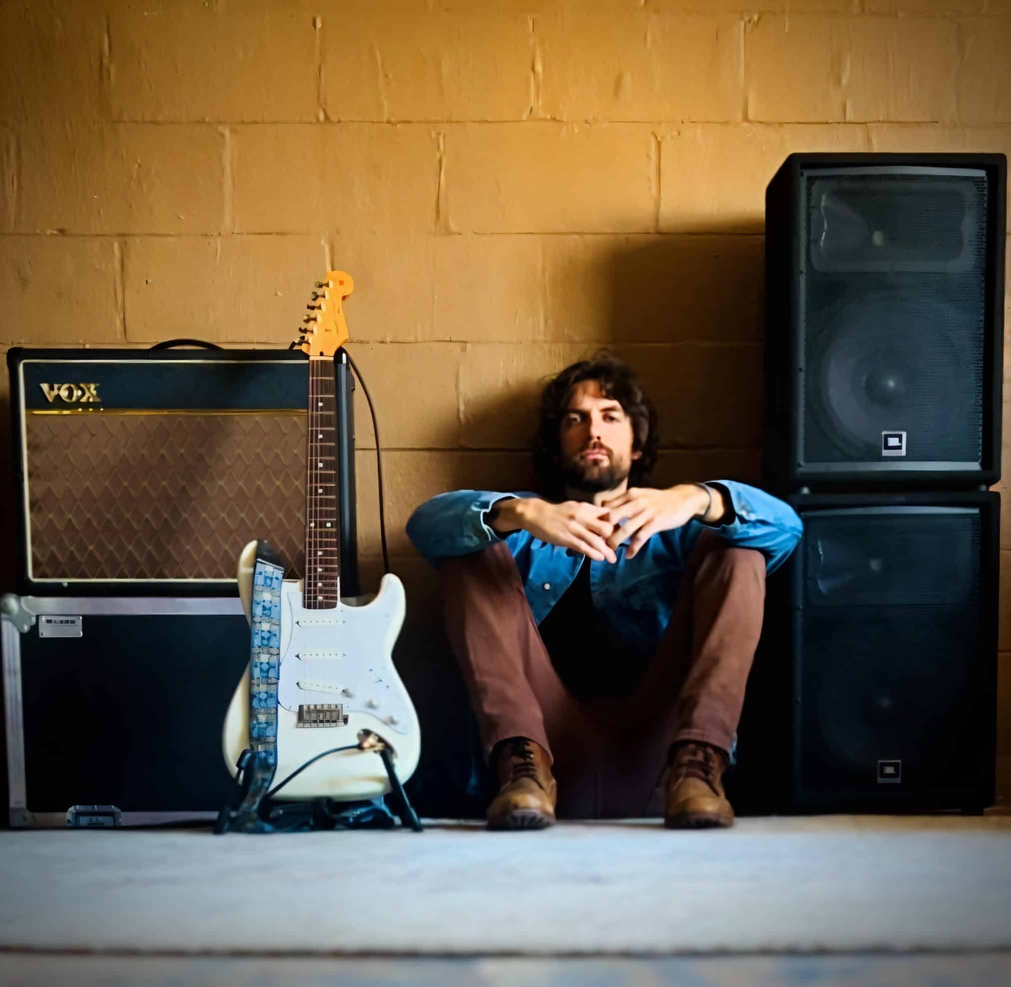 Tyler Moore :: Free Live Music